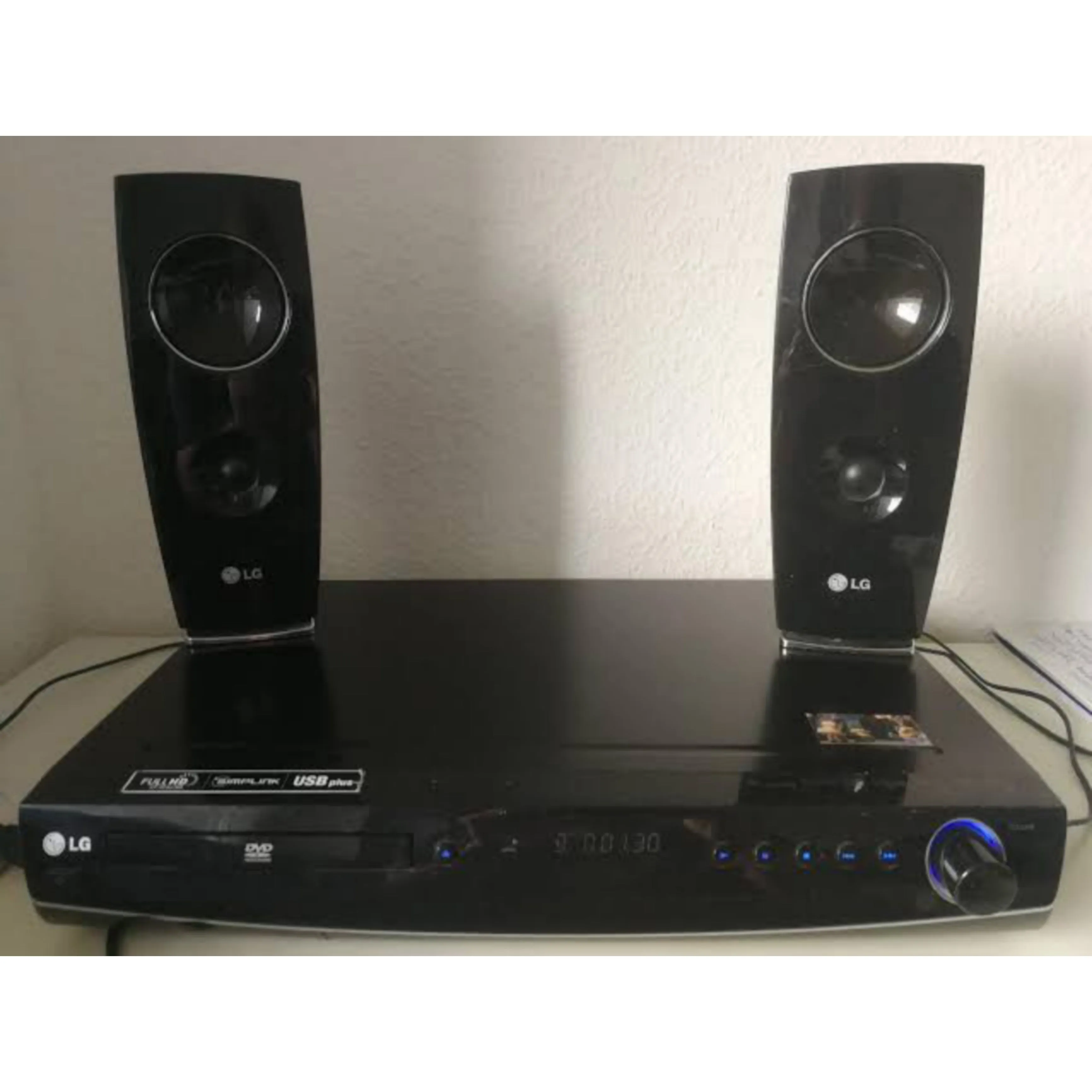 LG HT462SZ 2.1Ch 400W DVD Home Theater System (USB, FM, Aux) - Foreign Used