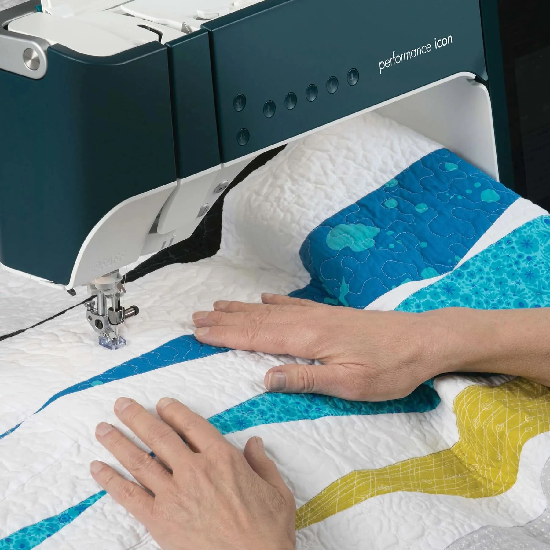 PFAFF® performance icon™ Sewing Machine